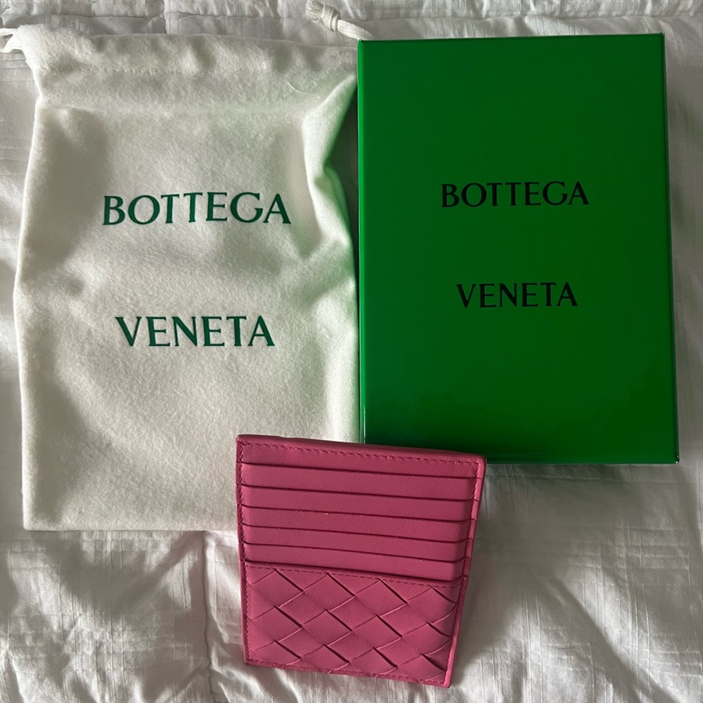 Bottega Veneta hot pink card holder with 6 slots, comes with full set